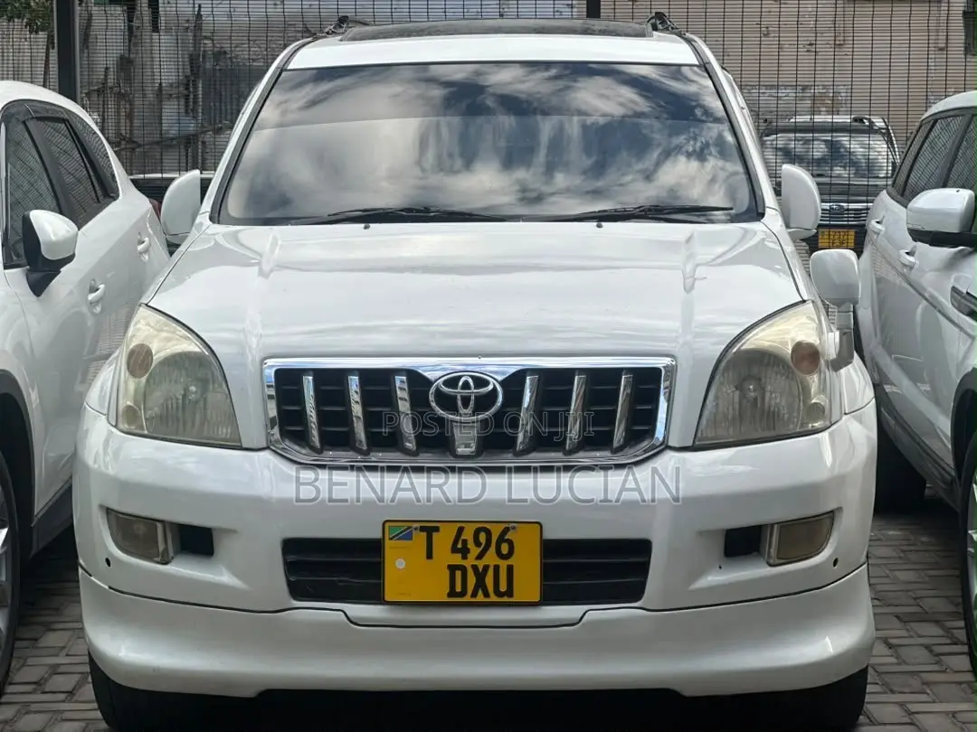 Toyota Land Cruiser Prado 2005 White