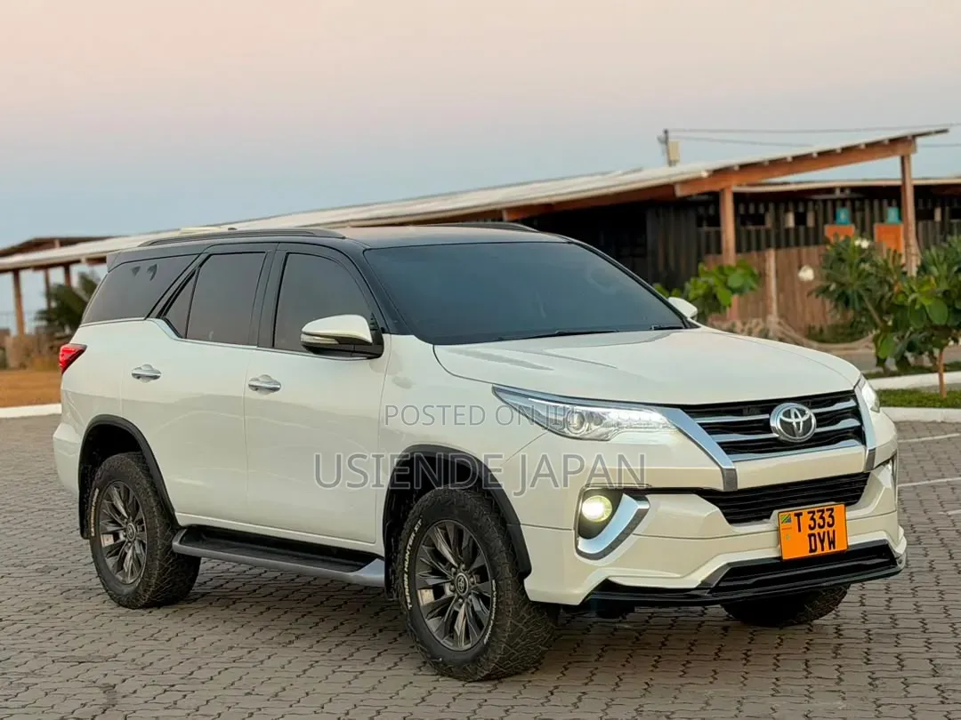 Toyota Fortuner 2018 White