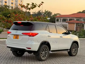 Toyota Fortuner 2018 White