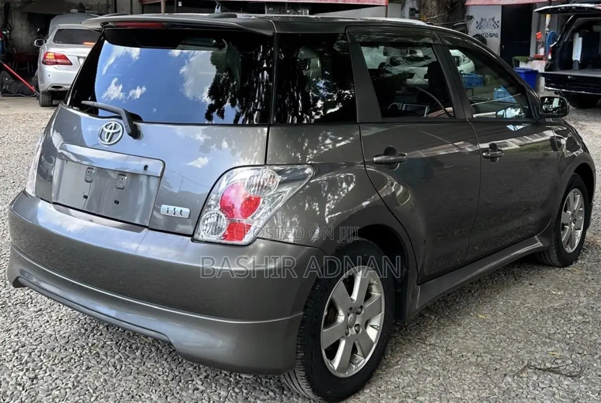 Toyota IST 2004 Gray