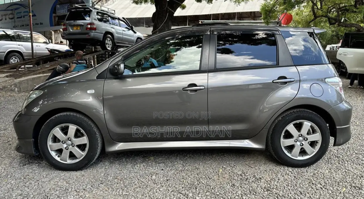 Toyota IST 2004 Gray