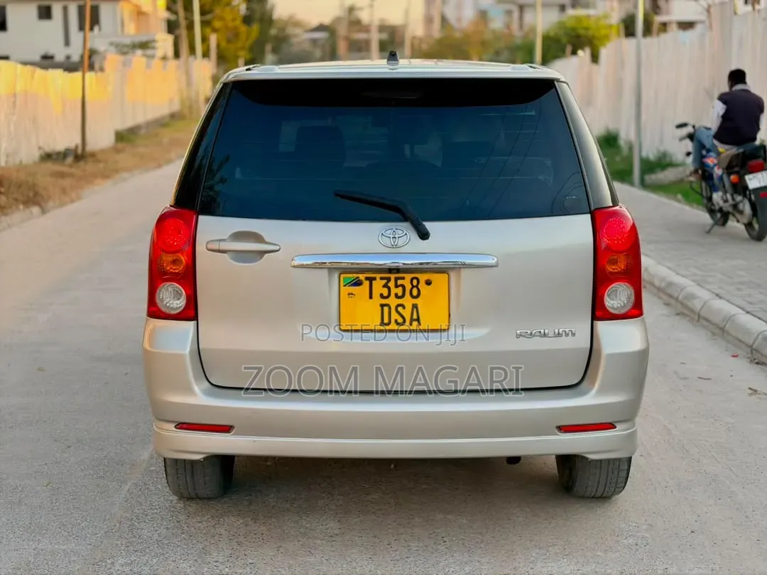 Toyota Raum 2005 Beige