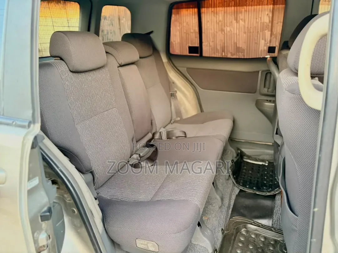 Toyota Raum 2005 Beige