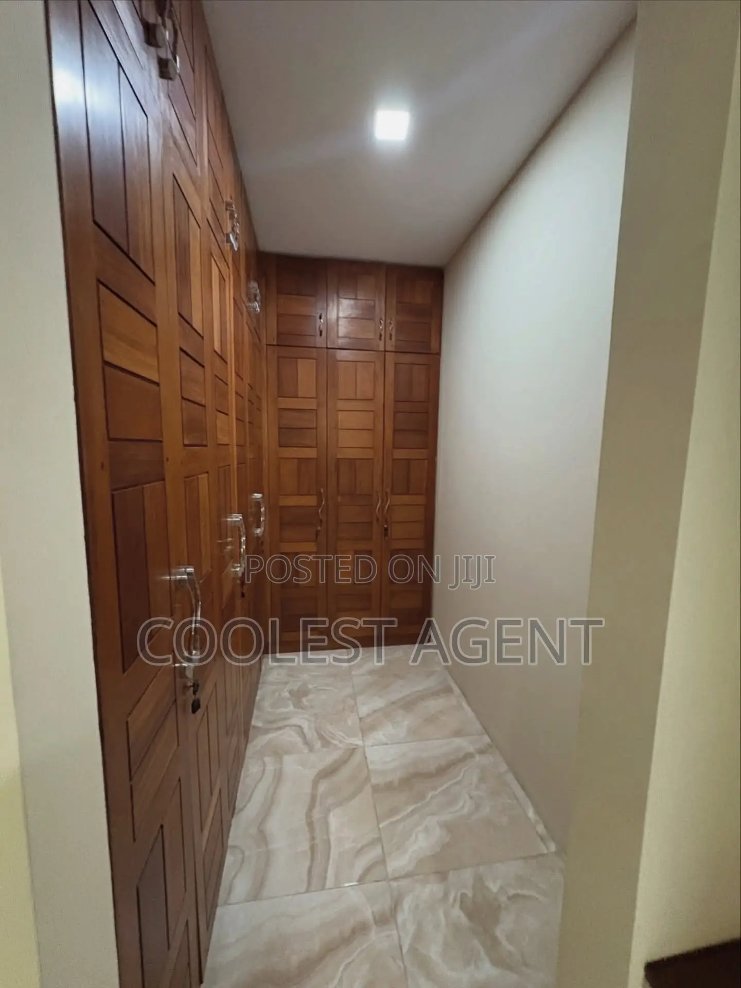 Furnished 3bdrm Villa in Coolest Estate for rent