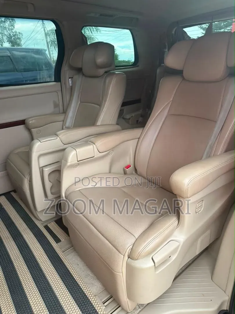 Toyota Vellfire 2018 Gray