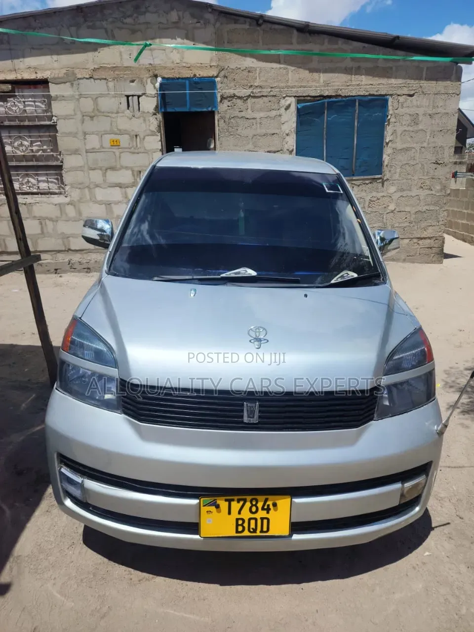 Toyota Noah 2005