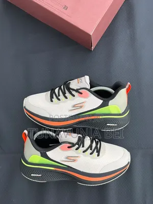 Sketchers Sneakers 👟 Quality