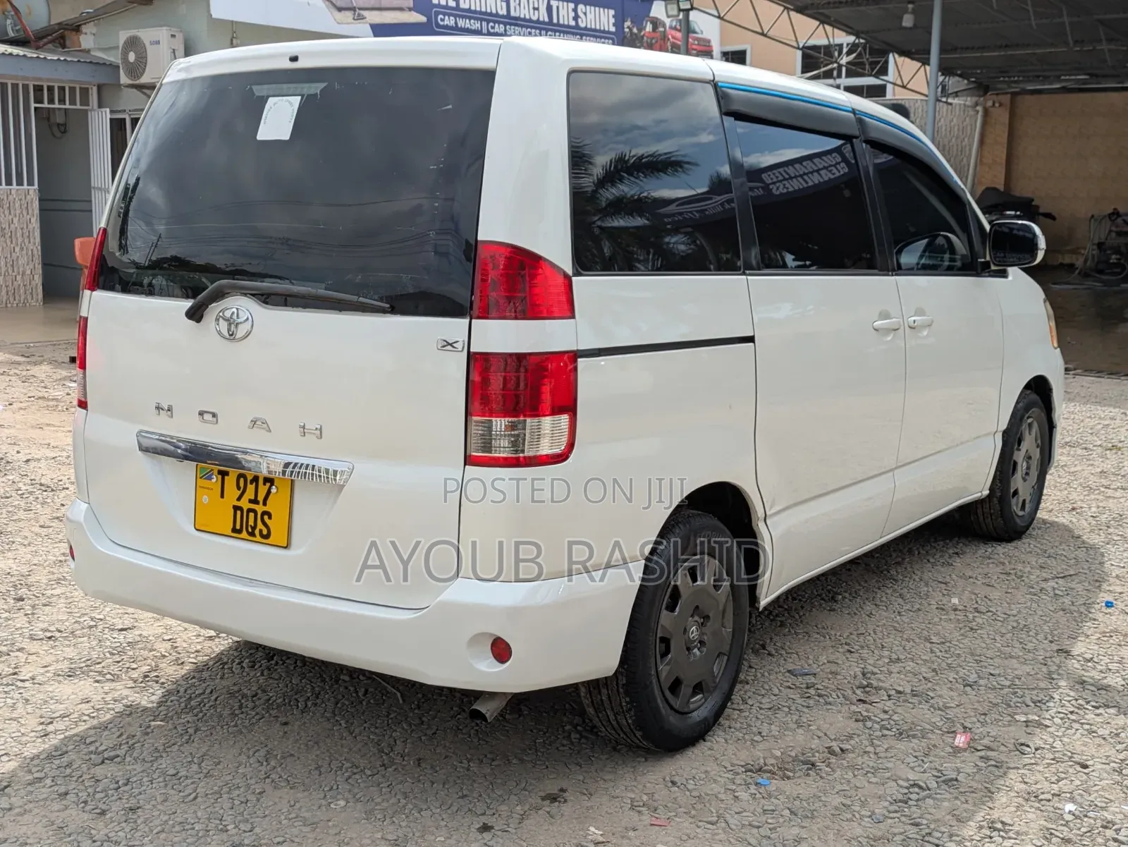 Toyota Noah 2005 White