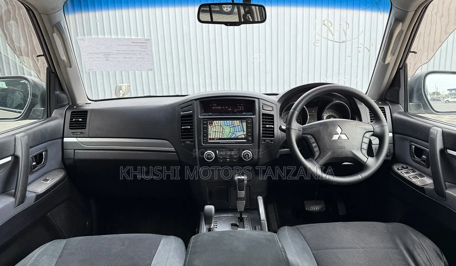 Mitsubishi Pajero 2008 Gold