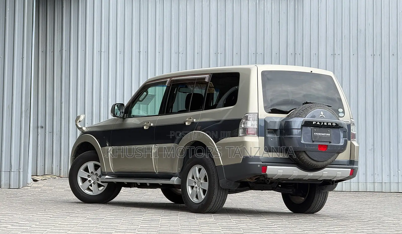 Mitsubishi Pajero 2008 Gold