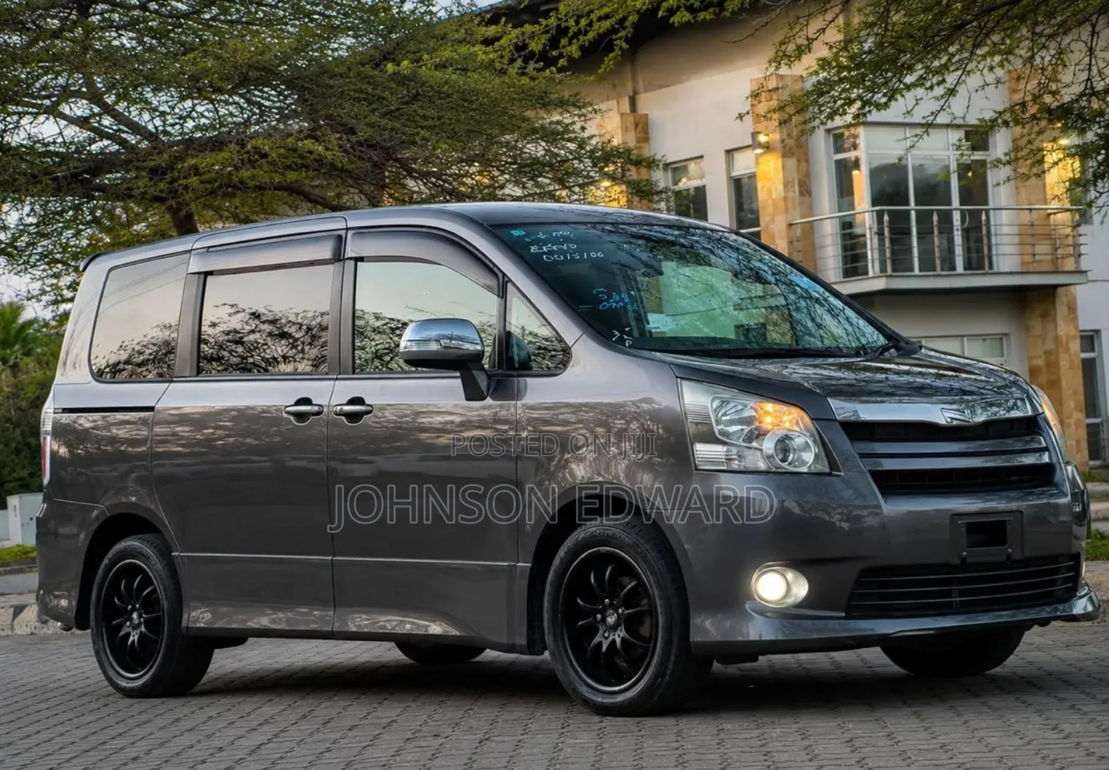 Toyota Noah 2008 Gray