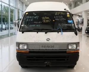Toyota HiAce 2000 White