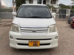 Toyota Noah 2005 White