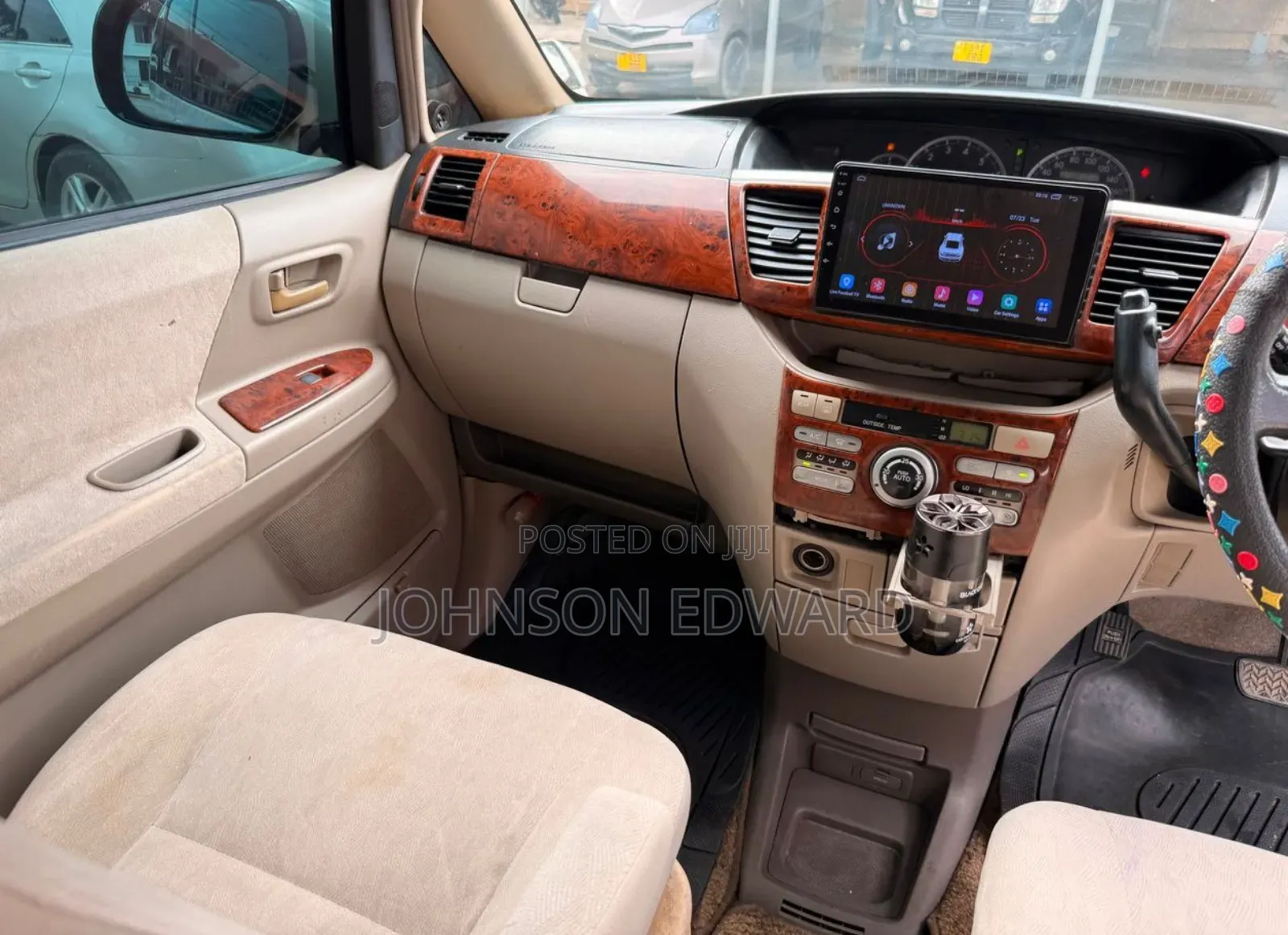 Toyota Noah 2005 White