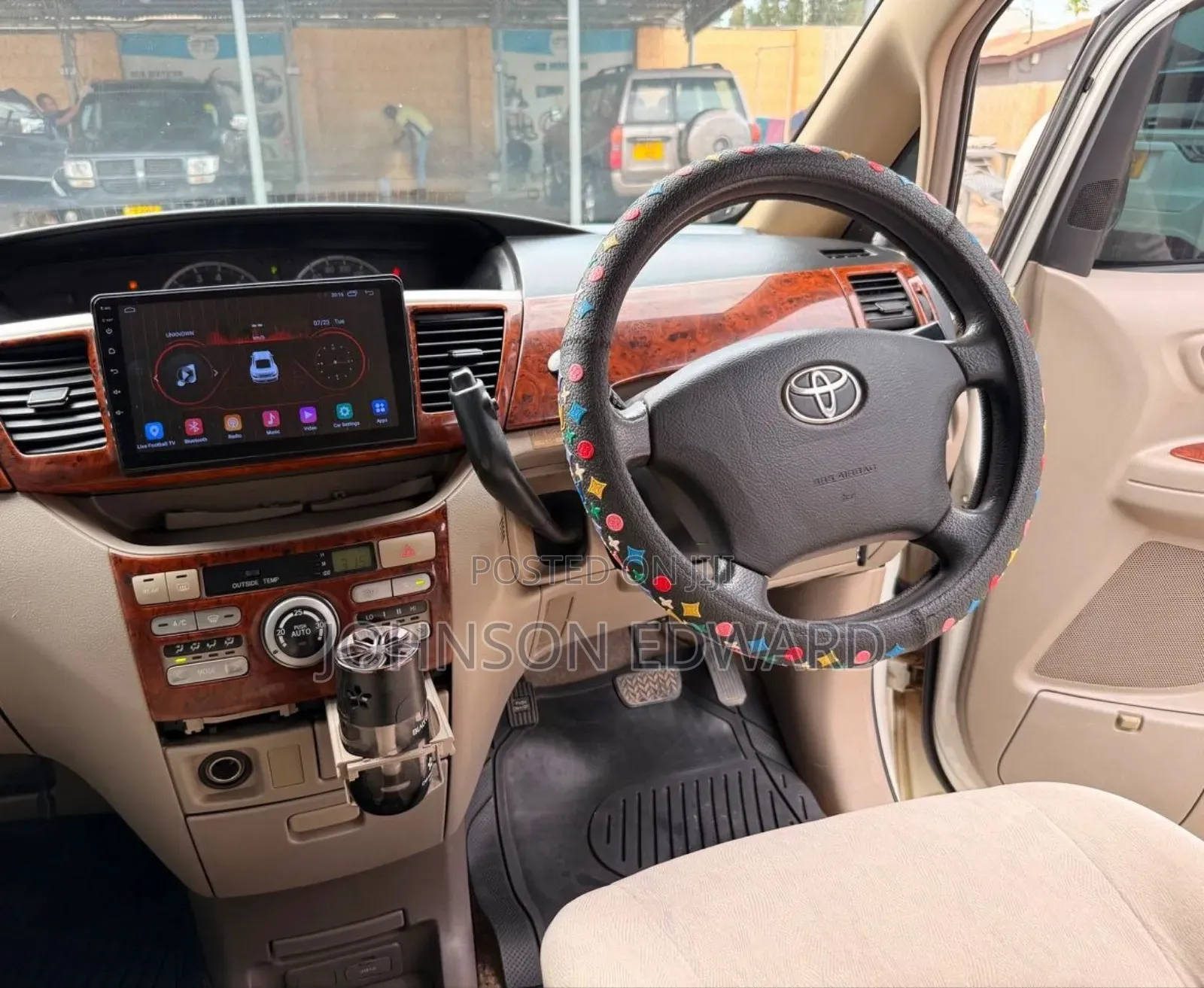 Toyota Noah 2005 White