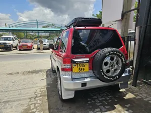 Mitsubishi Pajero 2005 Red