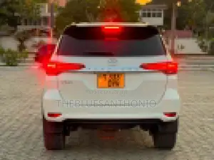 Toyota Fortuner 2018 Pearl