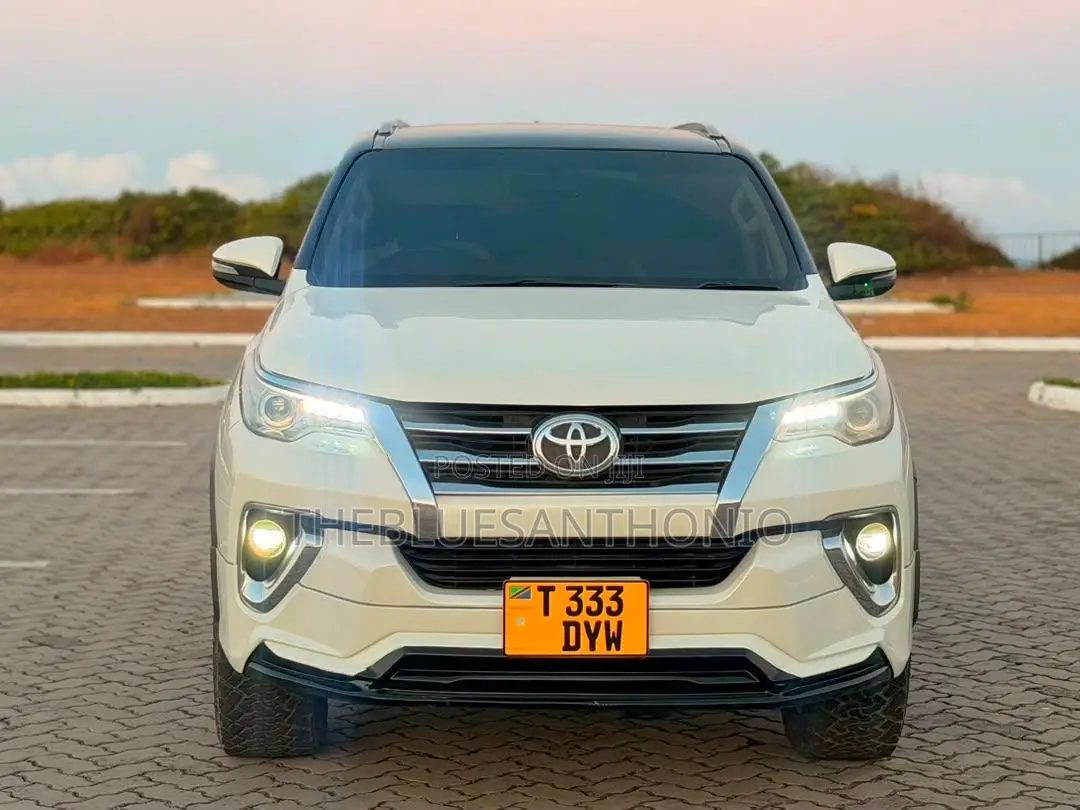 Toyota Fortuner 2018 Pearl