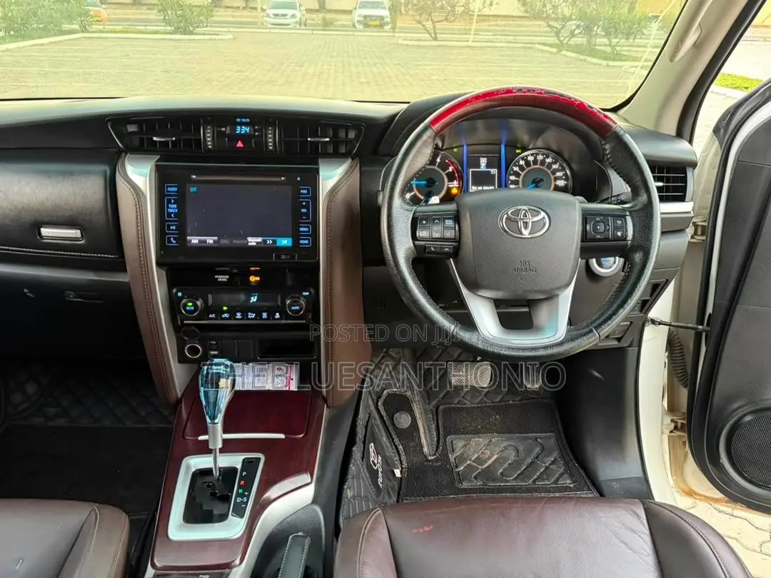 Toyota Fortuner 2018 Pearl