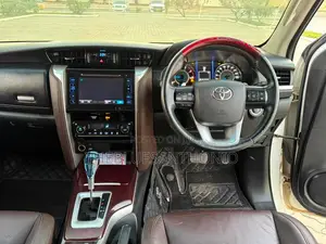 Toyota Fortuner 2018 Pearl