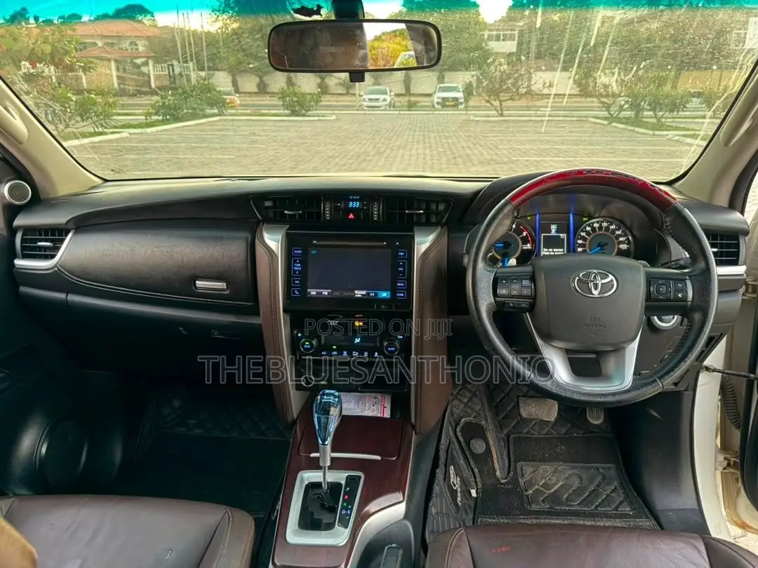 Toyota Fortuner 2018 Pearl