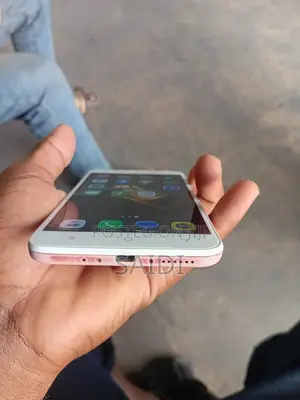 Vivo Y66i 32 GB Gold