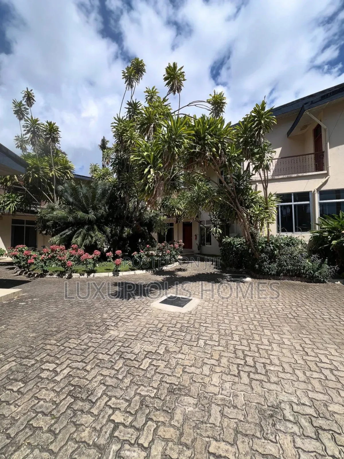 Furnished 3bdrm Villa in Mikocheni for rent