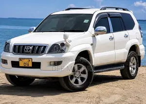 Toyota Land Cruiser Prado 2005 White