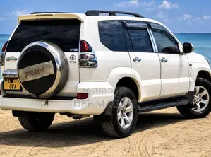 Toyota Land Cruiser Prado 2005 White