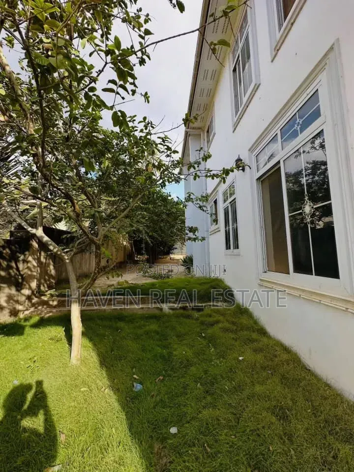 6bdrm House in Kinyerezi for sale