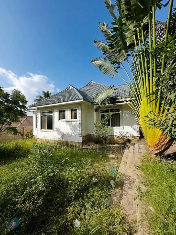 6bdrm House in Kinyerezi for sale