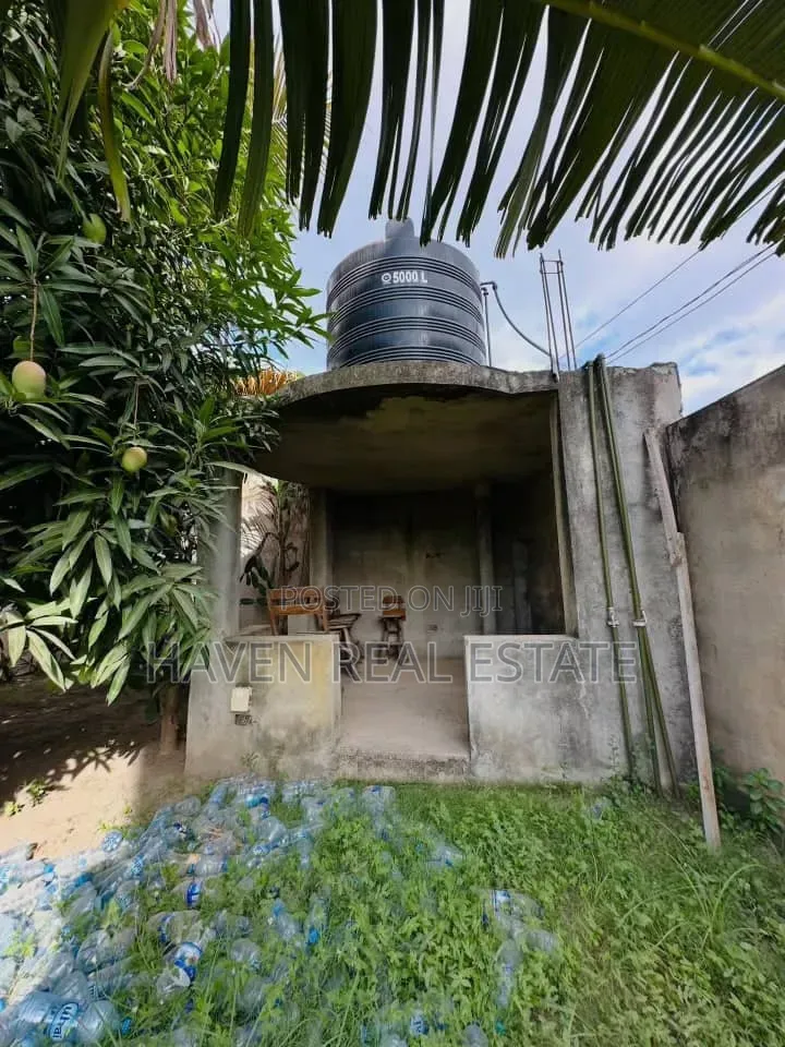 6bdrm House in Kinyerezi for sale