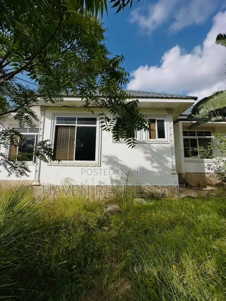 6bdrm House in Kinyerezi for sale