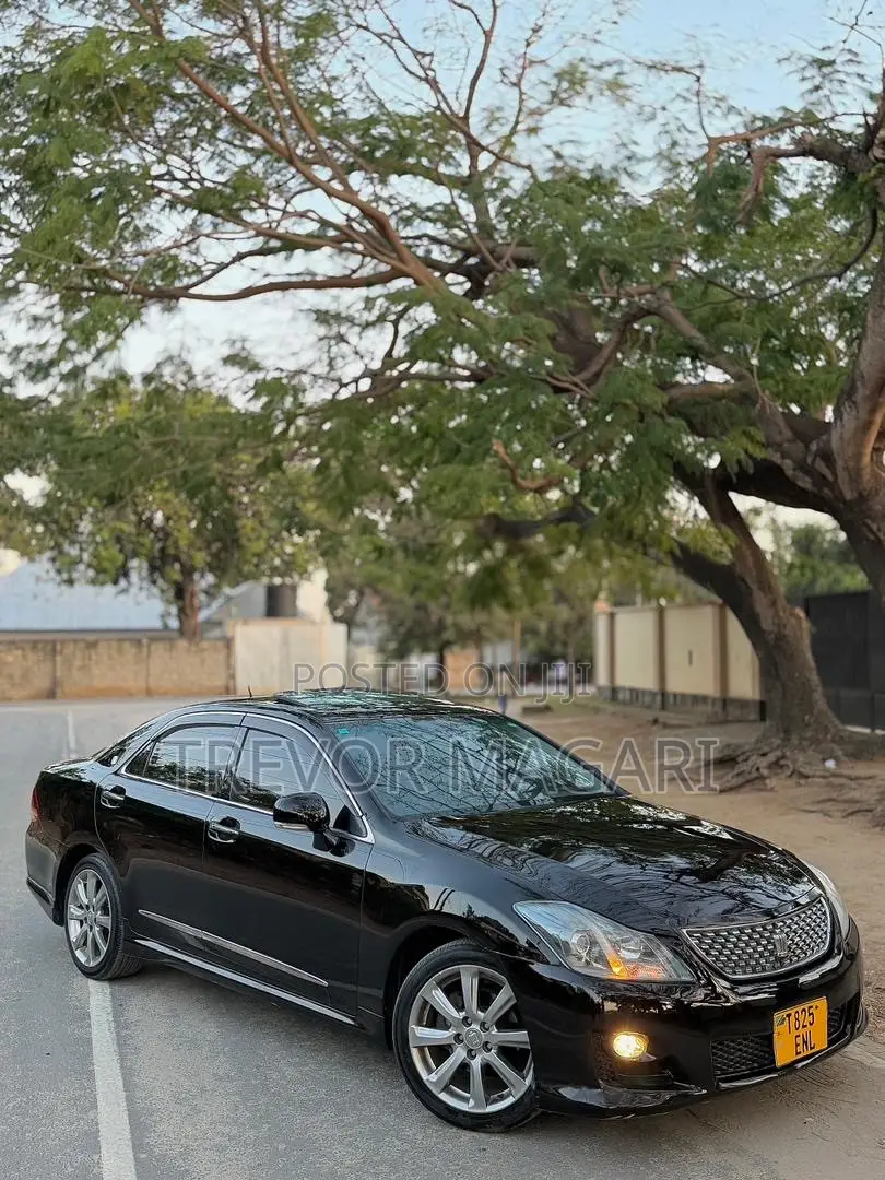 Toyota Crown 2009 Black