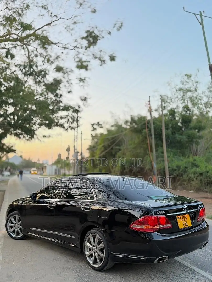 Toyota Crown 2009 Black