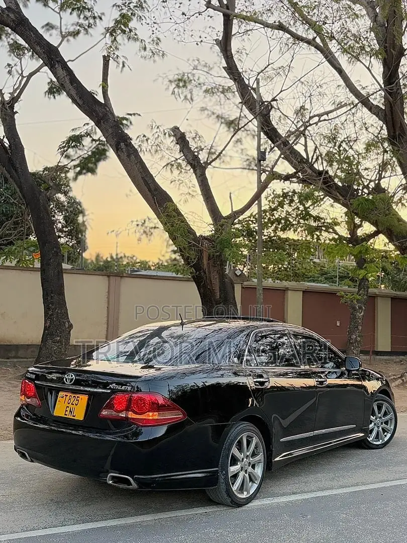 Toyota Crown 2009 Black