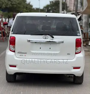 Toyota Corolla Rumion 2008 White