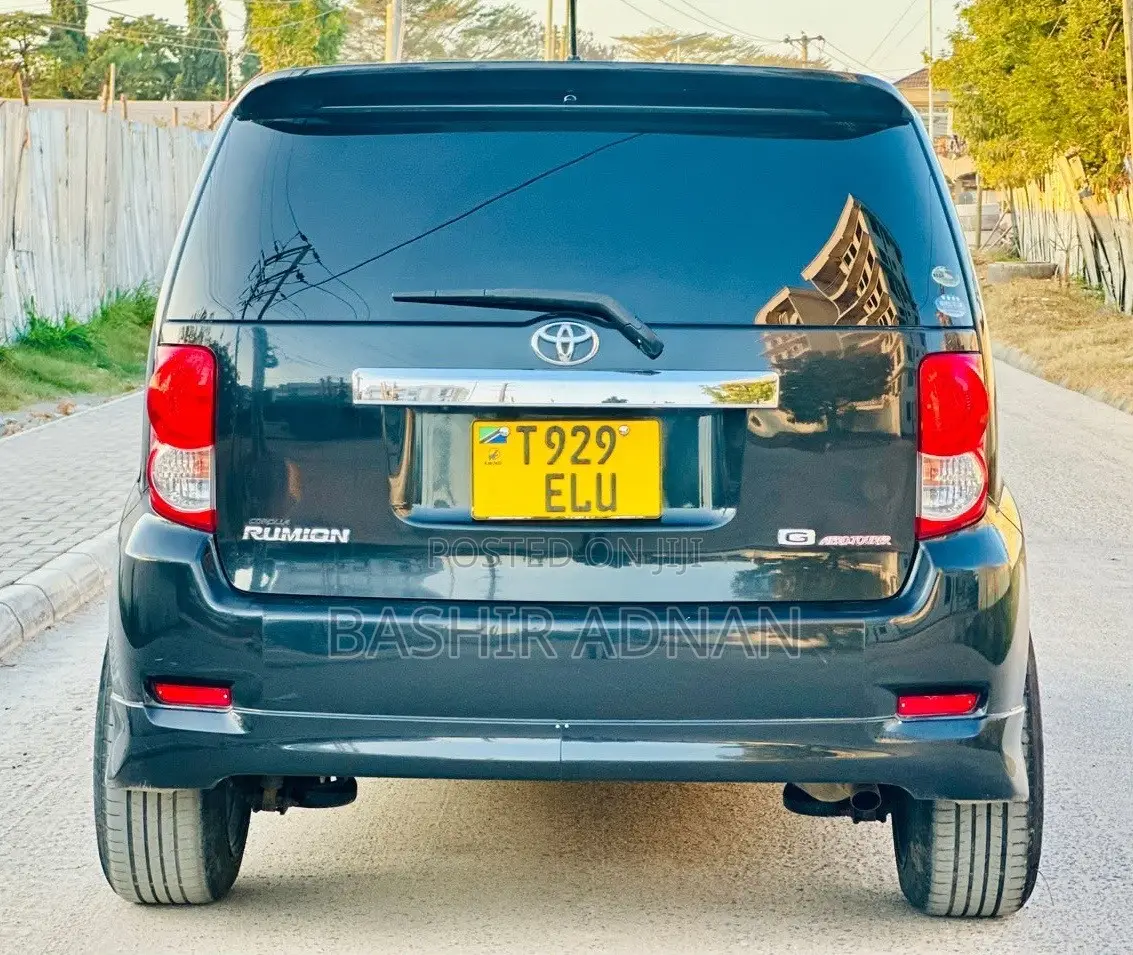 Toyota Corolla Rumion Hatchback 1.5 FWD 2009 Black