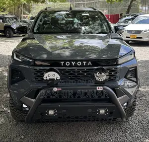 New Toyota Hilux 2026 Gray