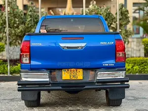 Toyota Hilux Revo Double Cab Deisel 2.4 AWD 2021 Blue