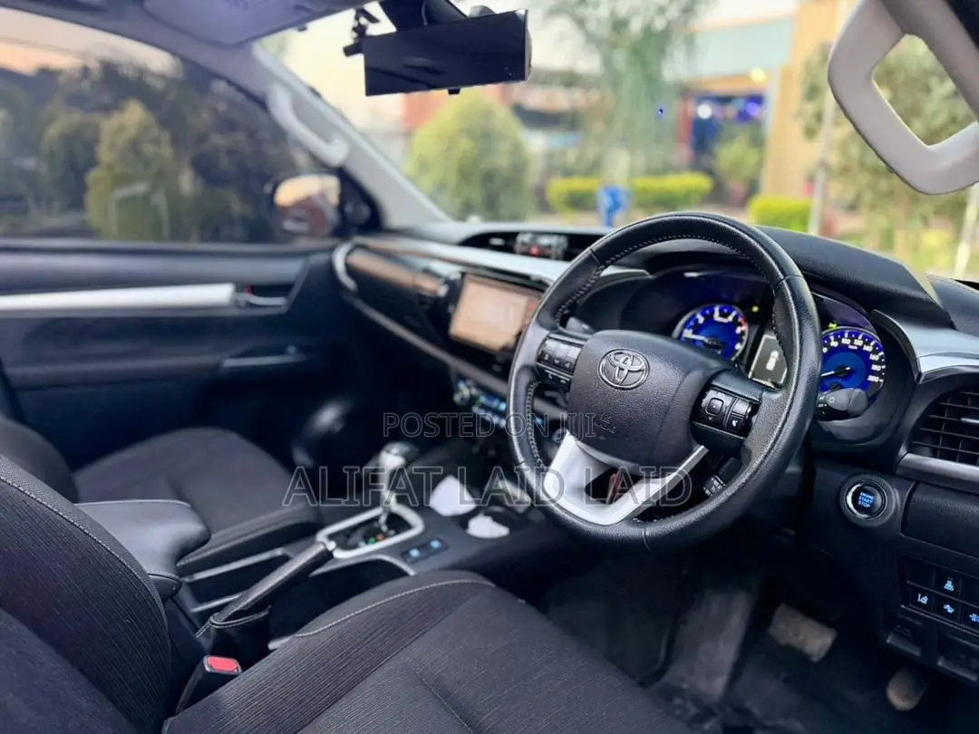Toyota Hilux Revo Double Cab Deisel 2.4 AWD 2021 Blue