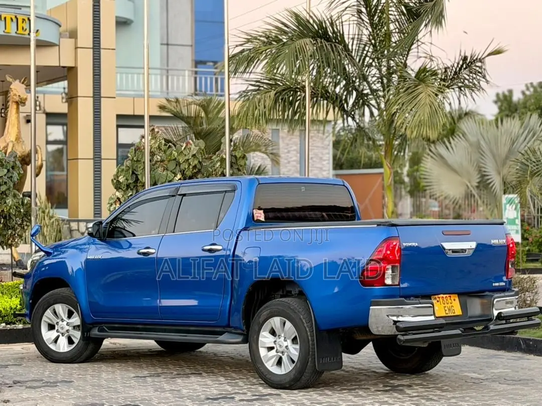 Toyota Hilux Revo Double Cab Deisel 2.4 AWD 2021 Blue