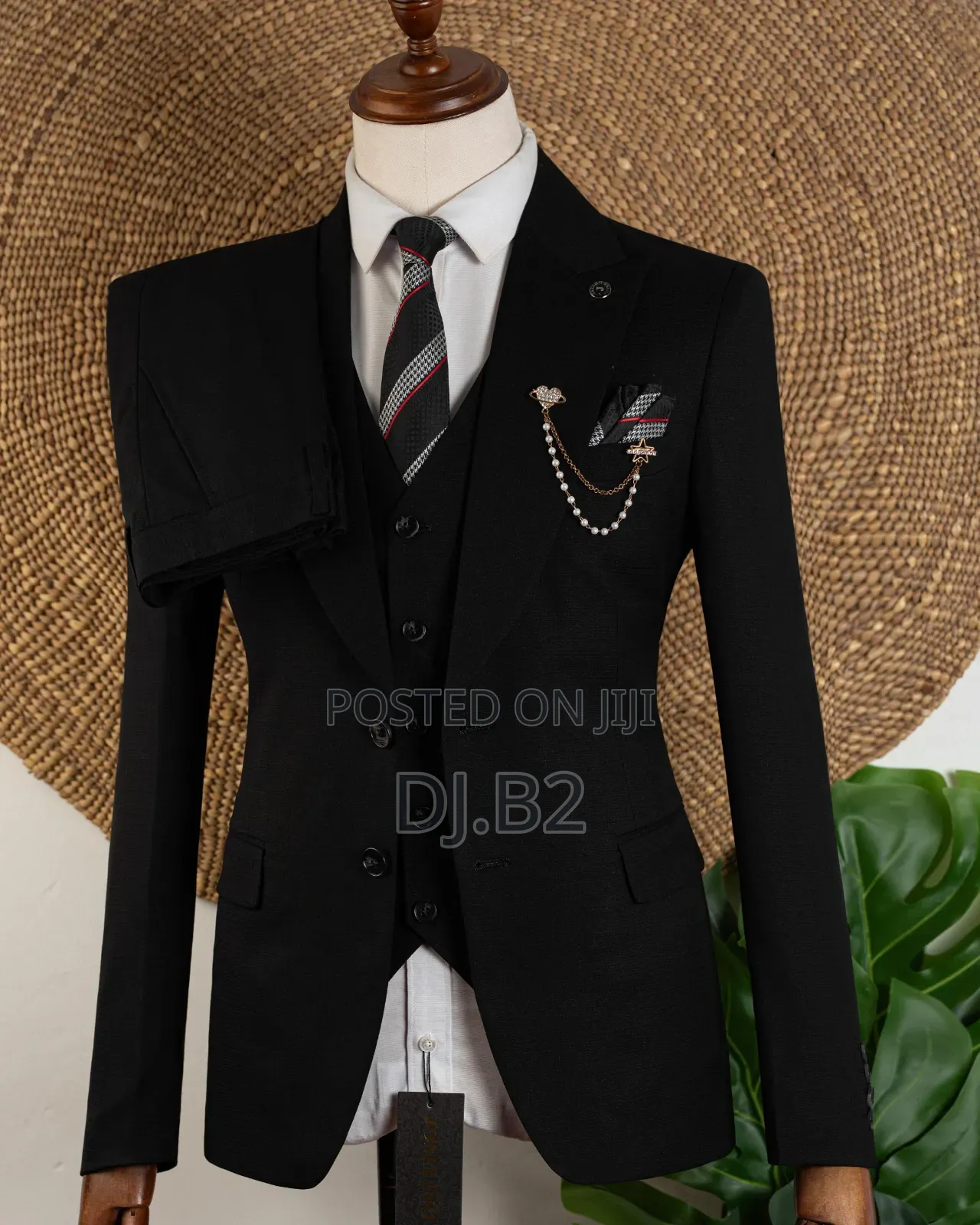 Man Suit's