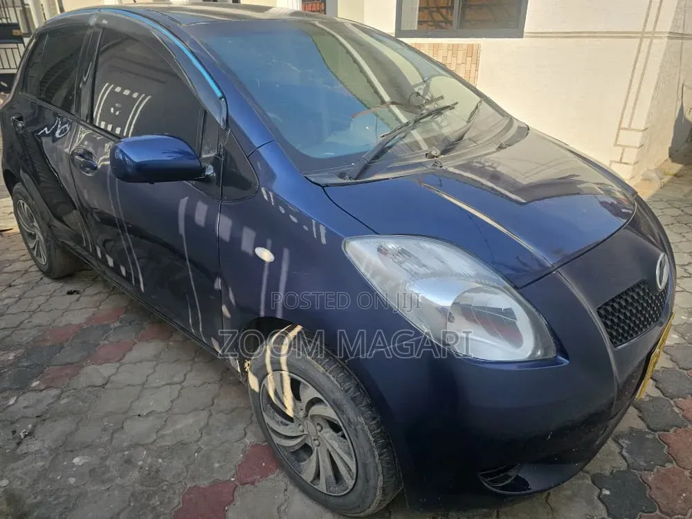 Toyota Vitz 2006 Blue