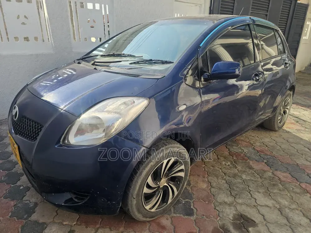 Toyota Vitz 2006 Blue