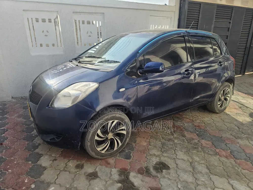 Toyota Vitz 2006 Blue