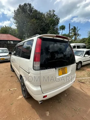 Toyota Noah 2001 White
