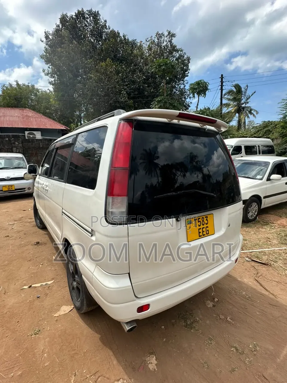 Toyota Noah 2001 White