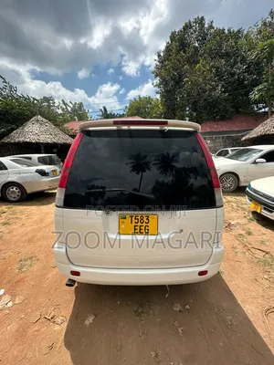 Toyota Noah 2001 White