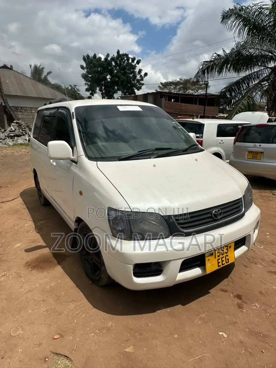 Toyota Noah 2001 White